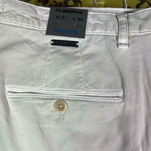 Alberto cotton chino. Tapered fit 31 x 34 Super lightweight. Tencel stretch. NWT